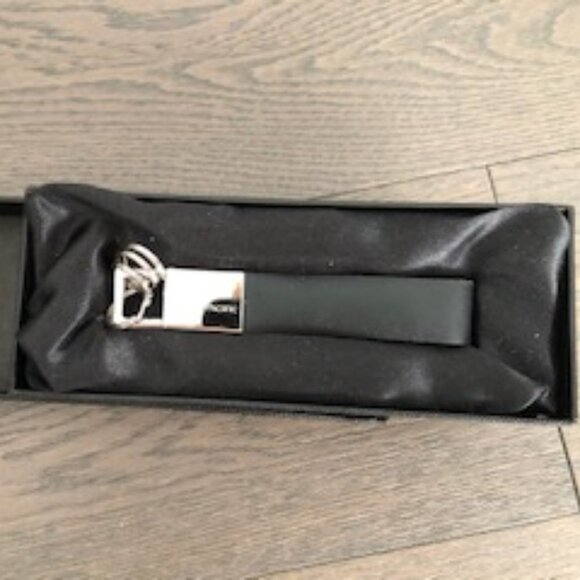Cathay Pacific Key Ring Synthetic Strap w Silver Metal Hardware Black Sz OS - Picture 2 of 4